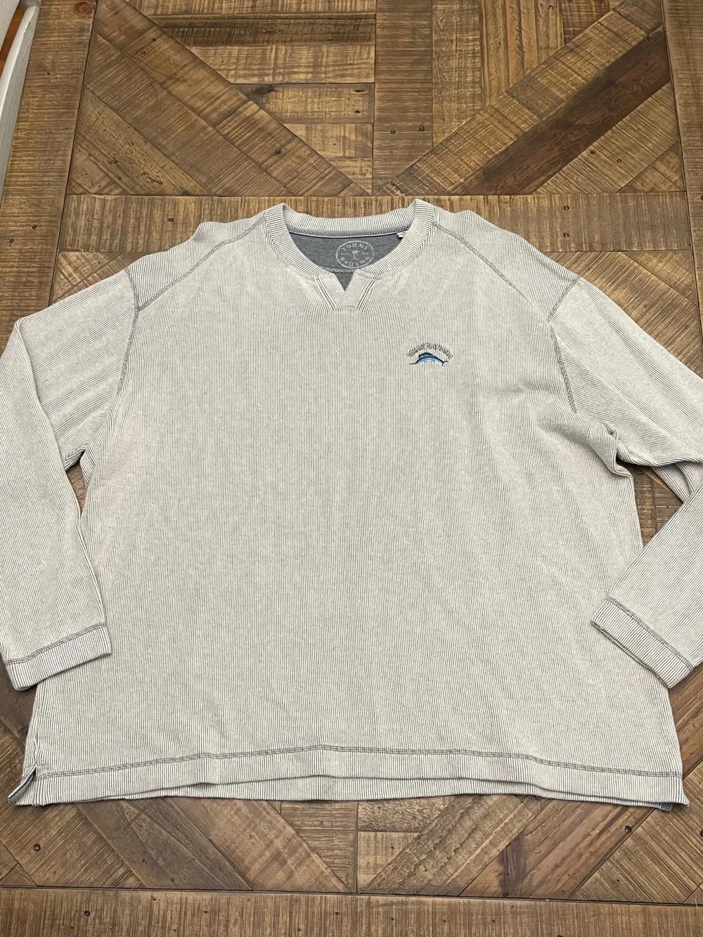 Tommy Bahama Relax long-sleeve knit sweatshirt/pullover